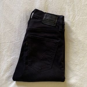 NWT Levis Cropped Flare Size 25x26